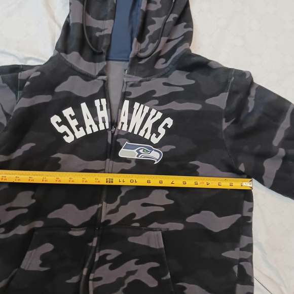 Seattle Seahawks gray camo hoodie sweatshirt in size XXL (Fits Like Large) - Picture 3 of 6